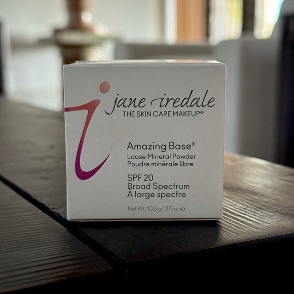 Jane Iredale Mineral Powder, Color: Ivory - Picture 1 of 6